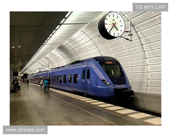 PG国际服地铁逃生事件引发热议，玩家纷纷关注安全措施与应急预案